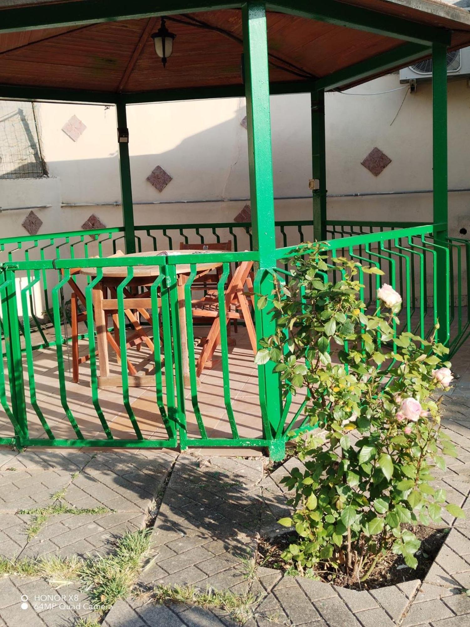 B&B Civitavecchia La Casetta Con Giardino Exterior photo